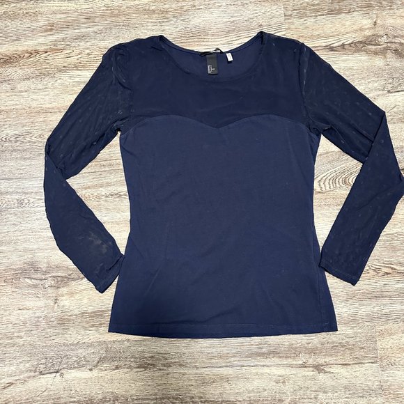 Bundle of Women's Medium (Size M) Clothing Tops/ Sweaters/ Jackets - Picture 15 of 15